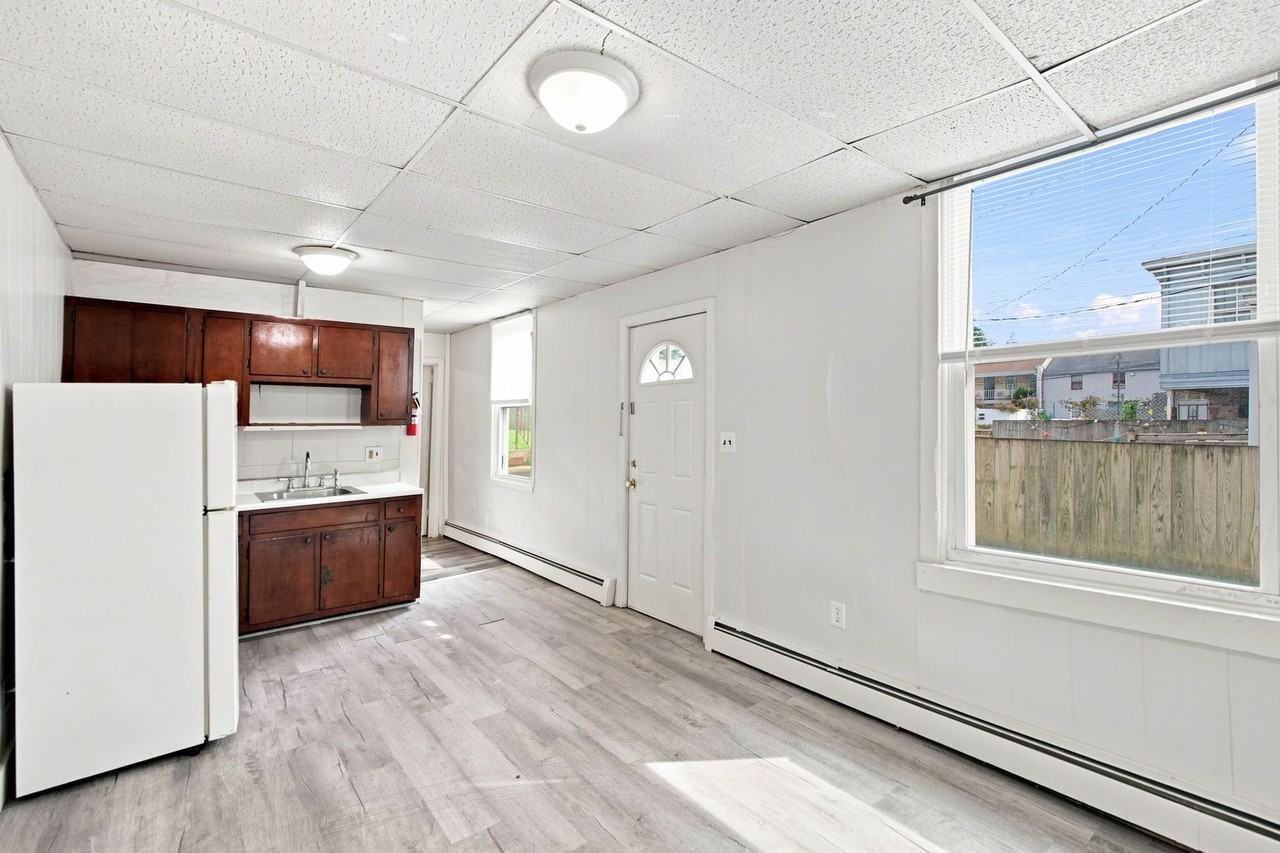 118-122 118-122 West Market Street - 118 W Market St - #7 - Photo 3 of 13