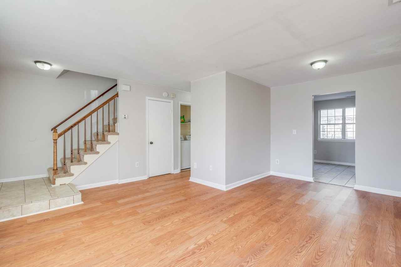 436 Peregrine St - Photo 7 of 37