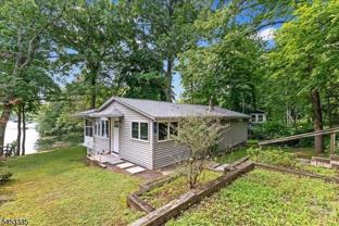 101 W Shore Dr - Photo 1 of 1