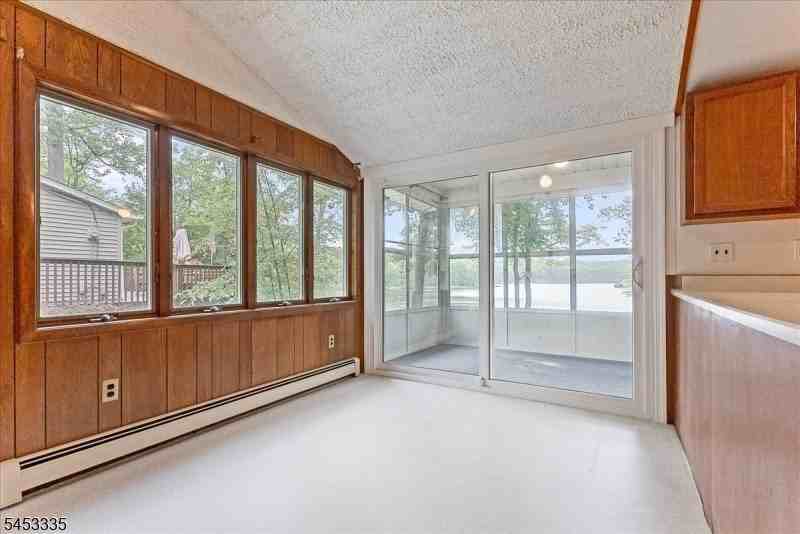 101 W Shore Dr - Photo 7 of 20