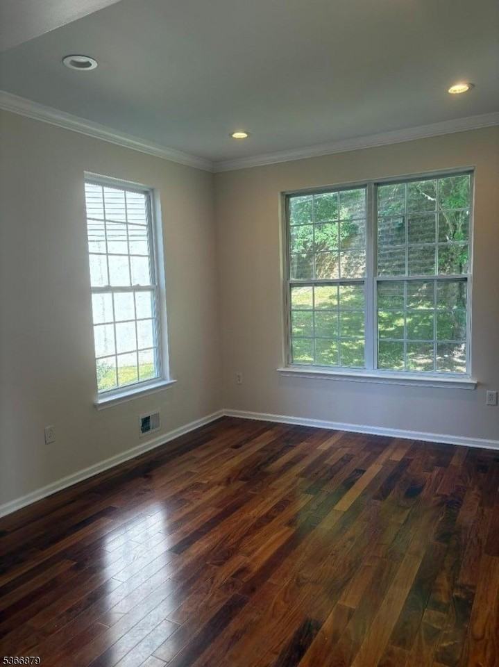312 Winding Hill Dr - Photo 4 of 21
