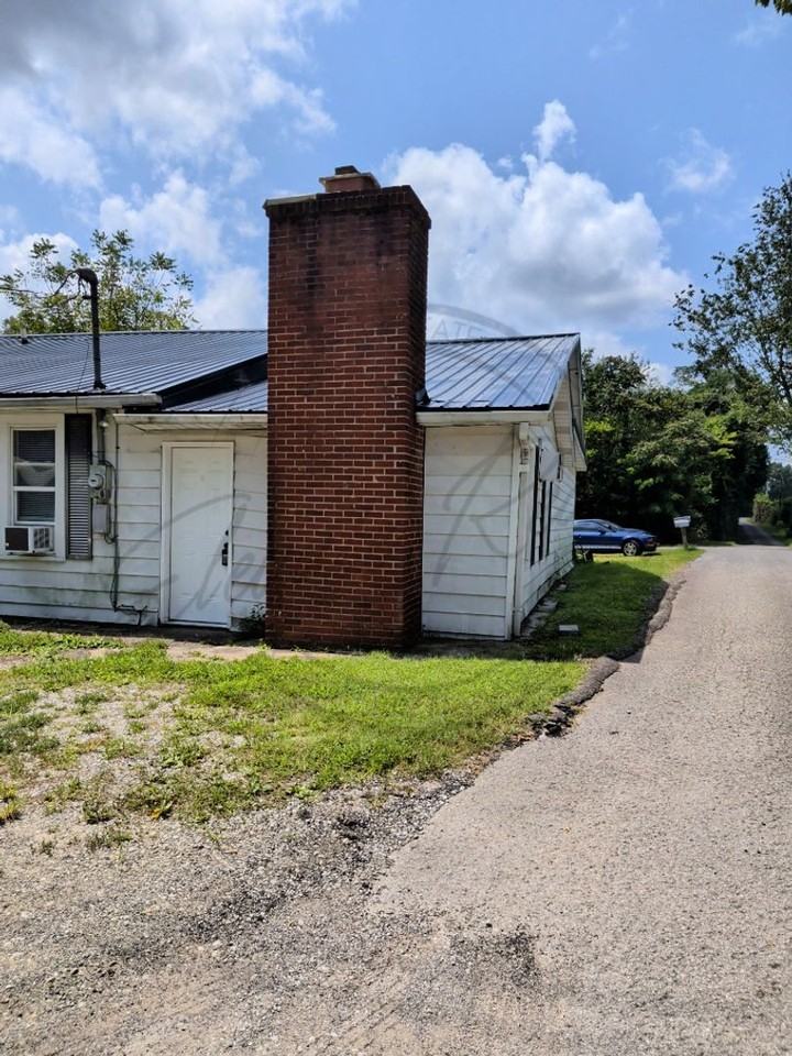 1282 Carolina Ave #B - Photo 3 of 26