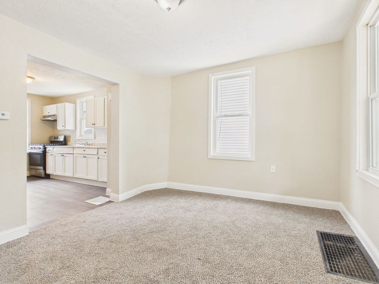 316 N 2nd St - Photo 5 of 17