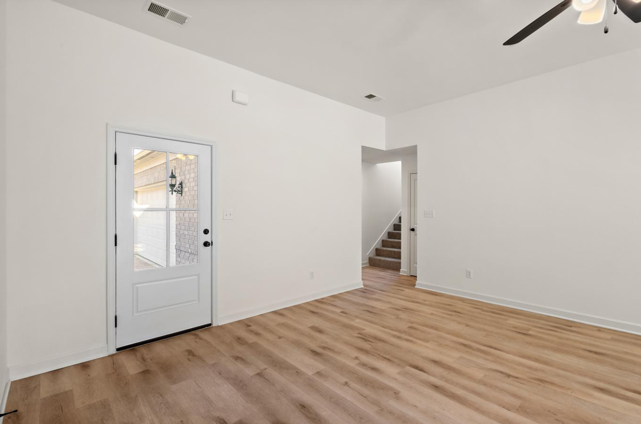 6275 Clover Ct - Photo 2 of 19