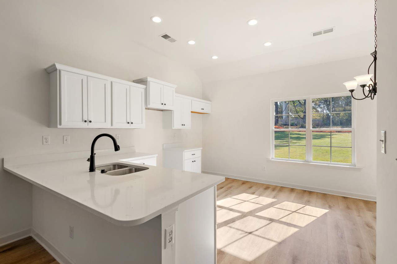 6275 Clover Ct - Photo 5 of 19