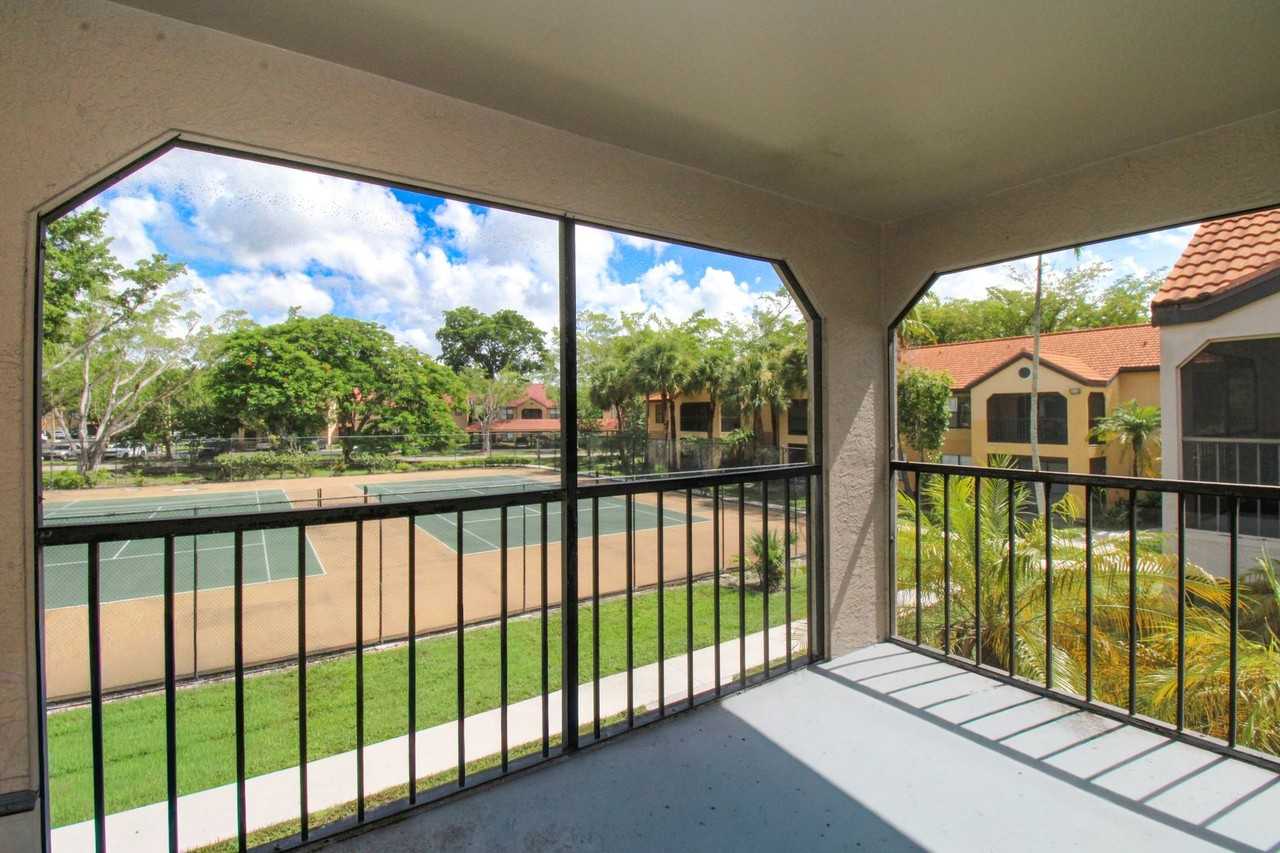 2214 Arbour Walk Cir #2026