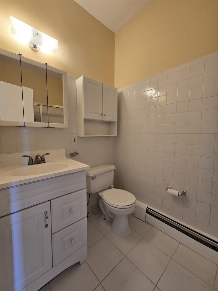 809 Park Ave #5R10 - Photo 7 of 9