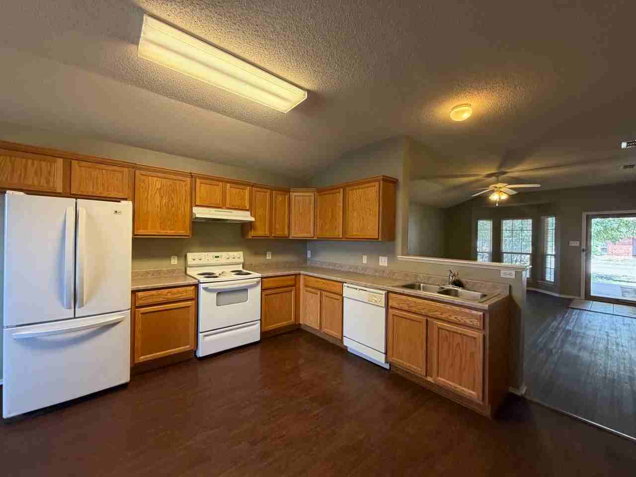 6523 88th St - Photo 7 of 27