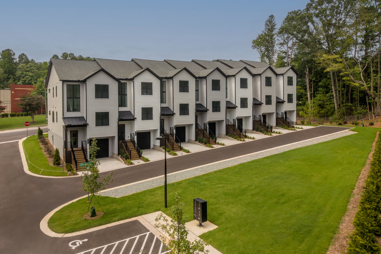 Proximity Pointe Luxury Townhomes - Photo 4 of 45