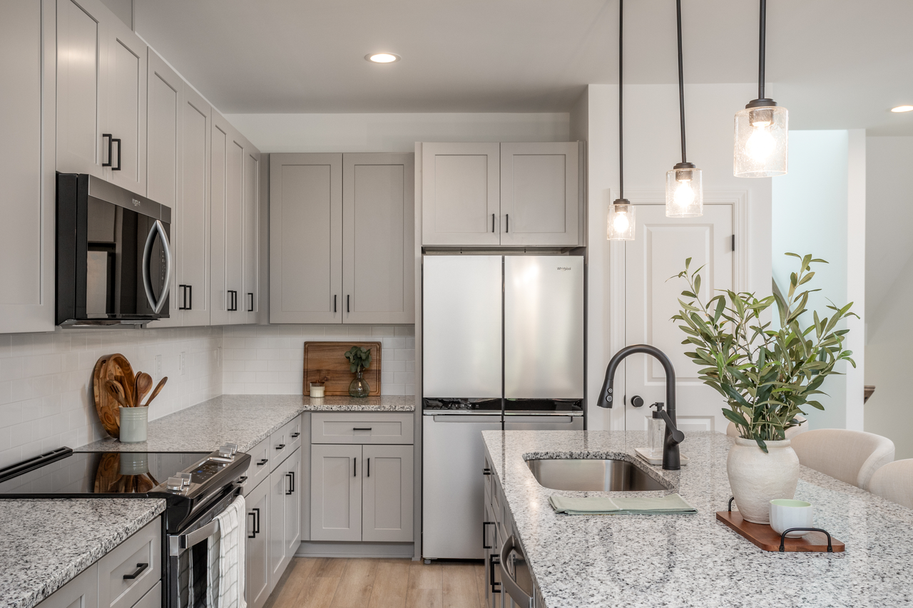 Proximity Pointe Luxury Townhomes - Photo 7 of 45