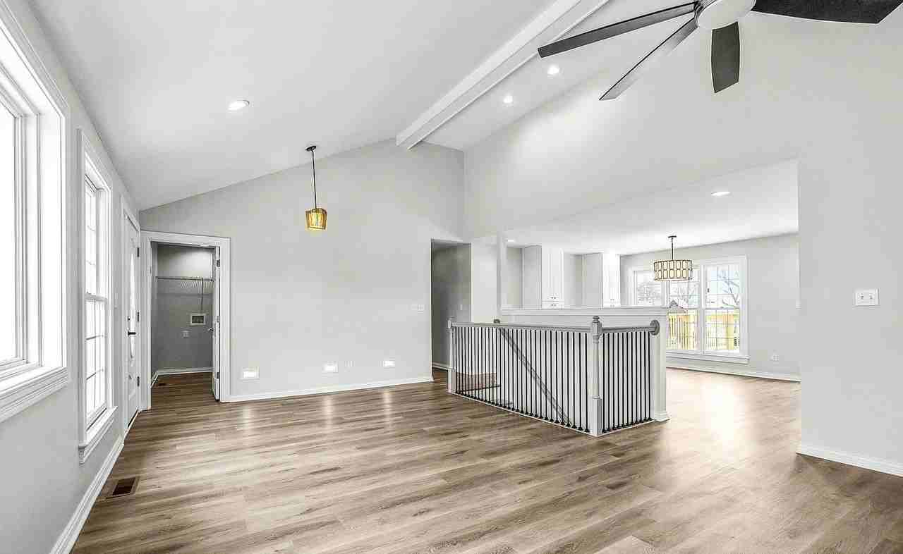 400 Newman Way - Photo 5 of 39