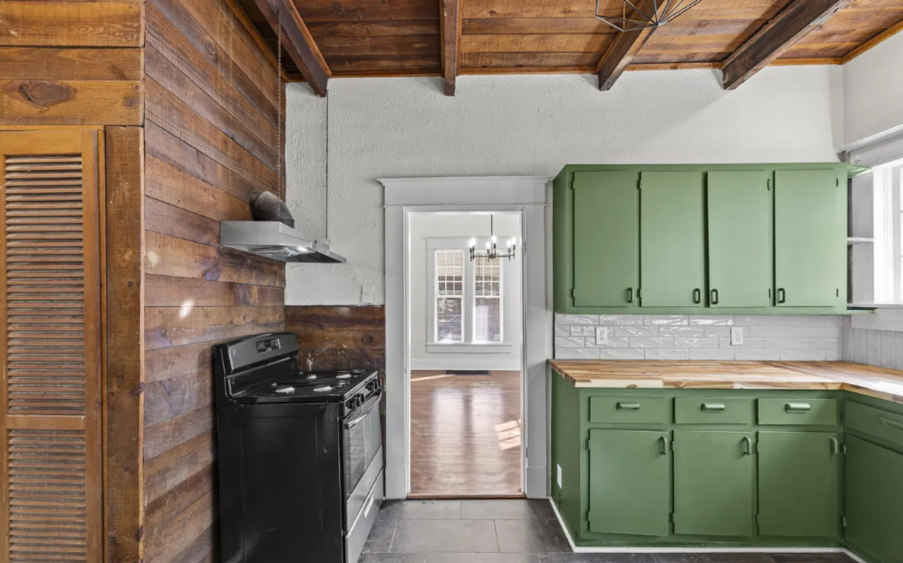 335 Division Ave - Photo 5 of 9