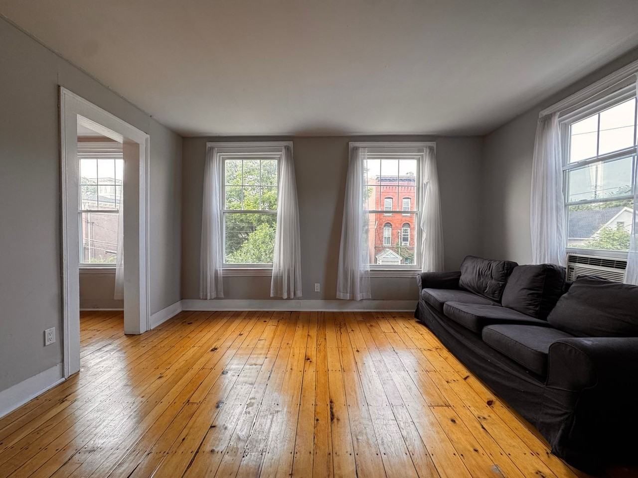 67 Pearl St - Photo 3 of 30