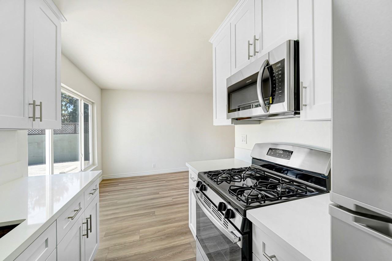 1010 Pico Blvd in Santa Monica.  Walk to the beach and Main St! - Photo 3 of 4