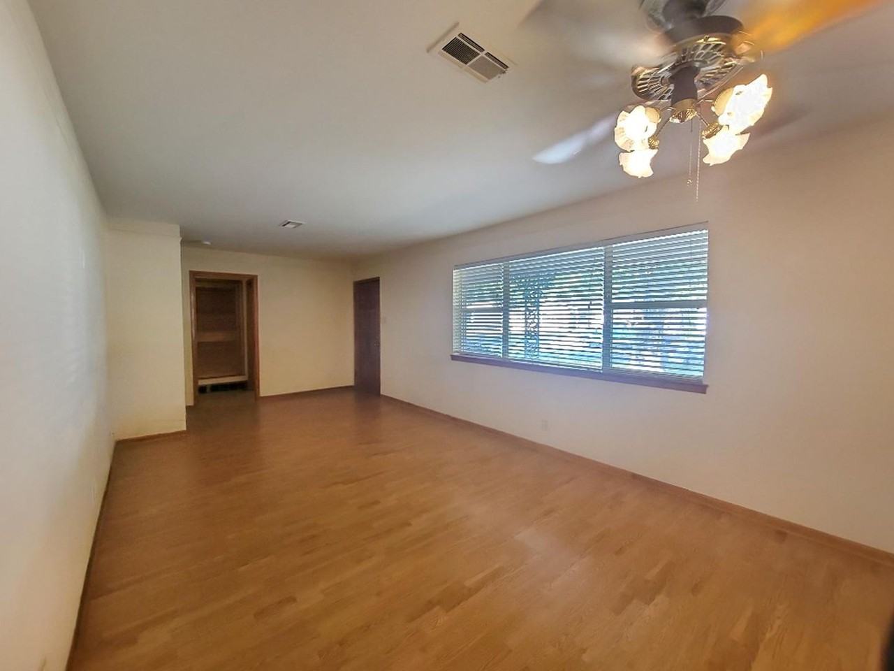 1124 Harrison Ln - Photo 3 of 14