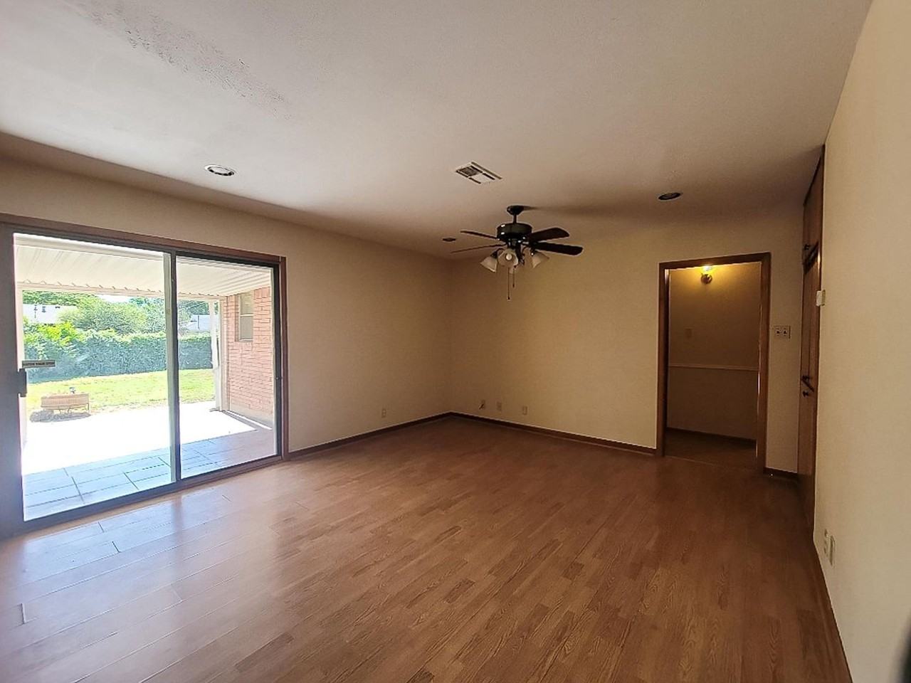 1124 Harrison Ln - Photo 4 of 14