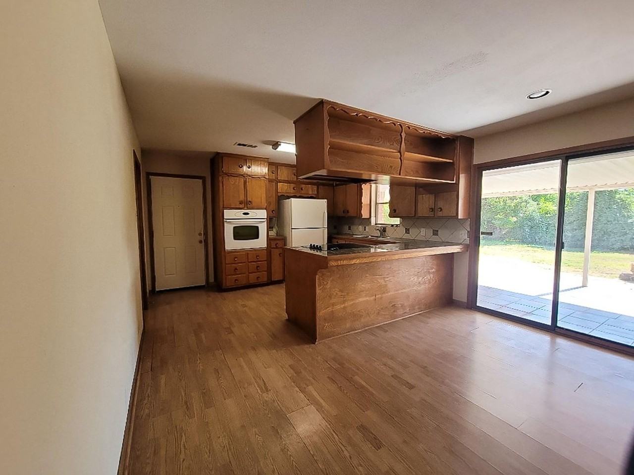 1124 Harrison Ln - Photo 6 of 14