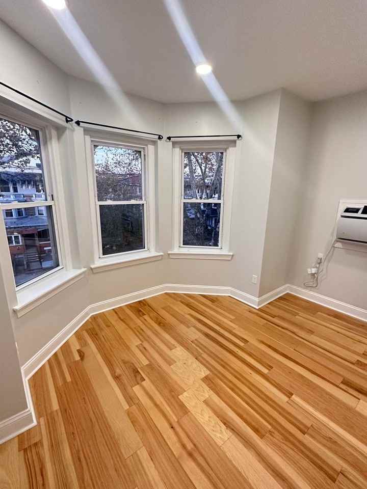 5020 Walnut St - Photo 3 of 7