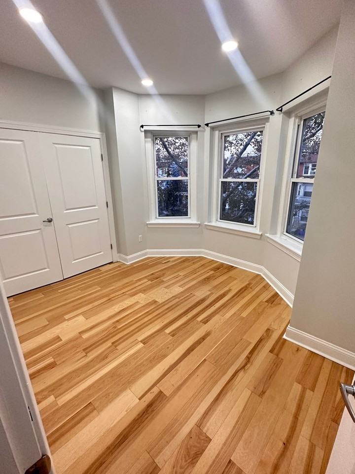 5020 Walnut St - Photo 4 of 7