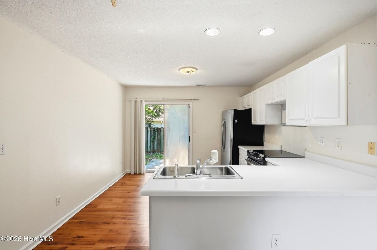 118 Avondale Ave #B - Photo 6 of 42