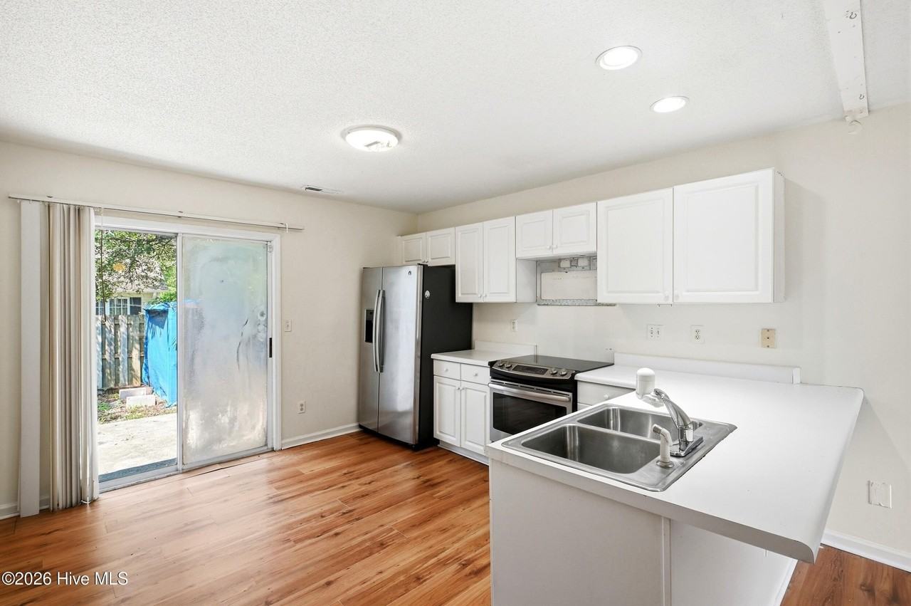 118 Avondale Ave #B - Photo 7 of 42