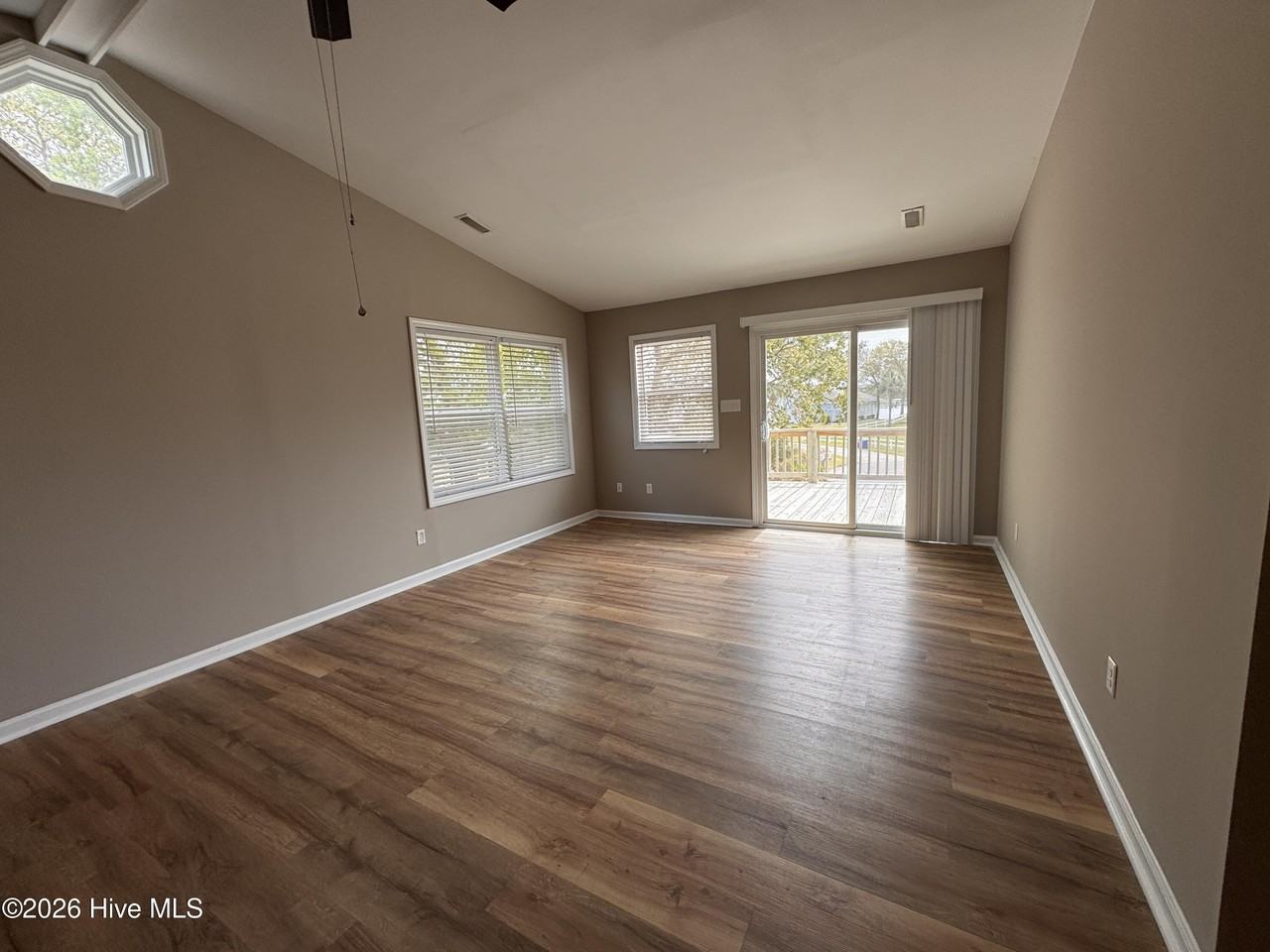 7019 Sound Dr - Photo 3 of 12