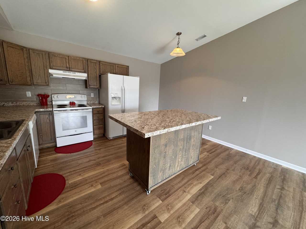 7019 Sound Dr - Photo 4 of 12