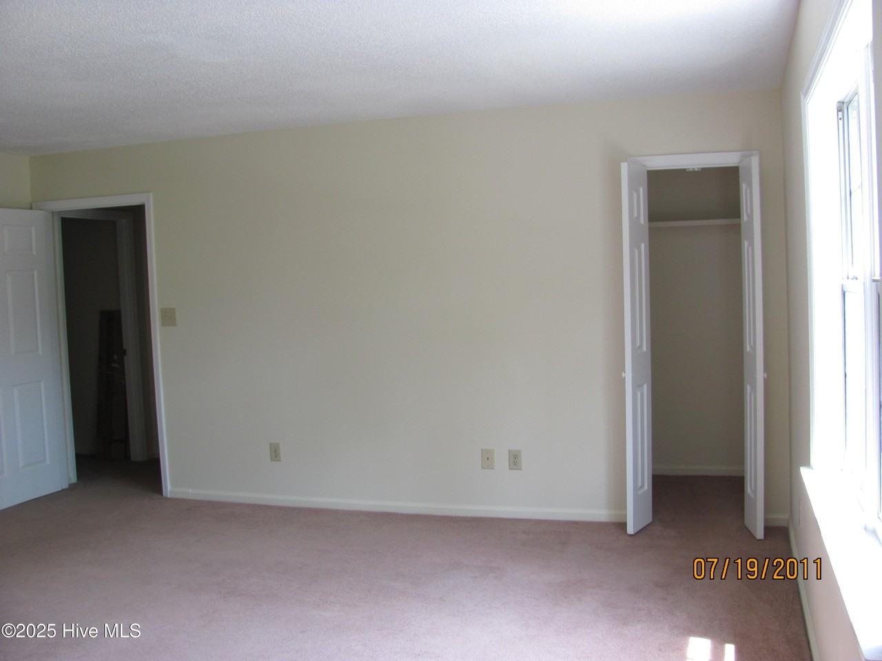 103 Short St #D - Photo 2 of 4