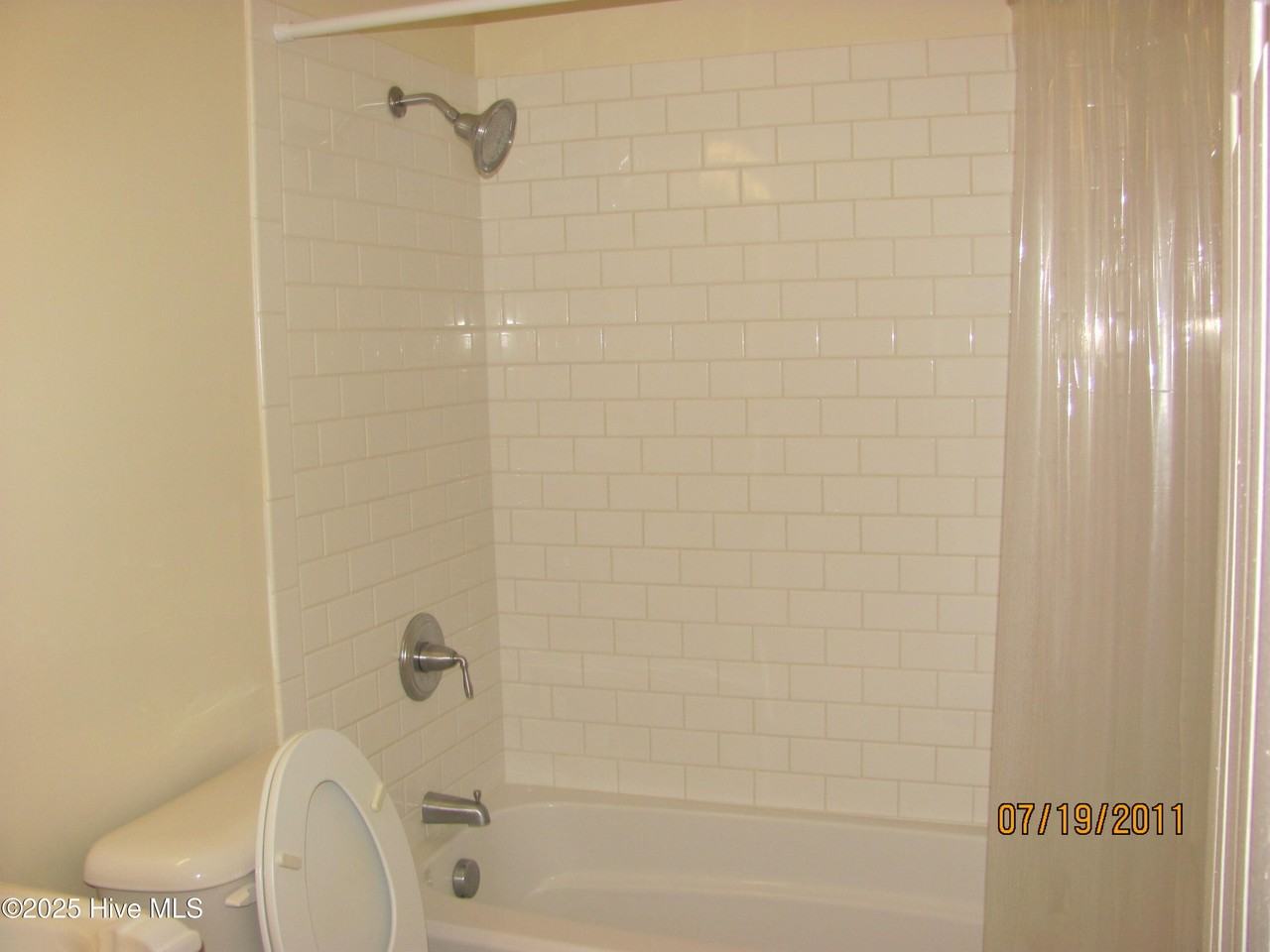 103 Short St #D - Photo 3 of 4