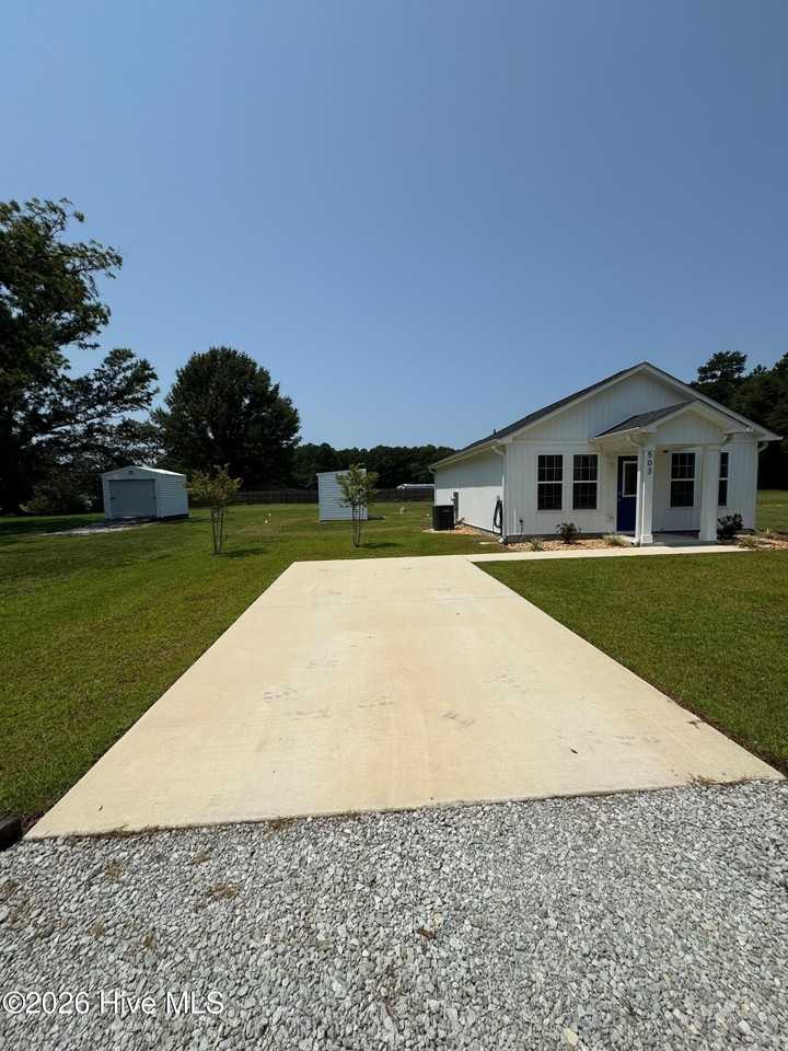 503 Pecan Tree Ln - Photo 2 of 25