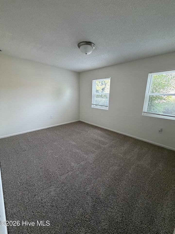 253 Cordell Cir - Photo 6 of 7