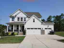 featured image of 725 Hayworth Ct