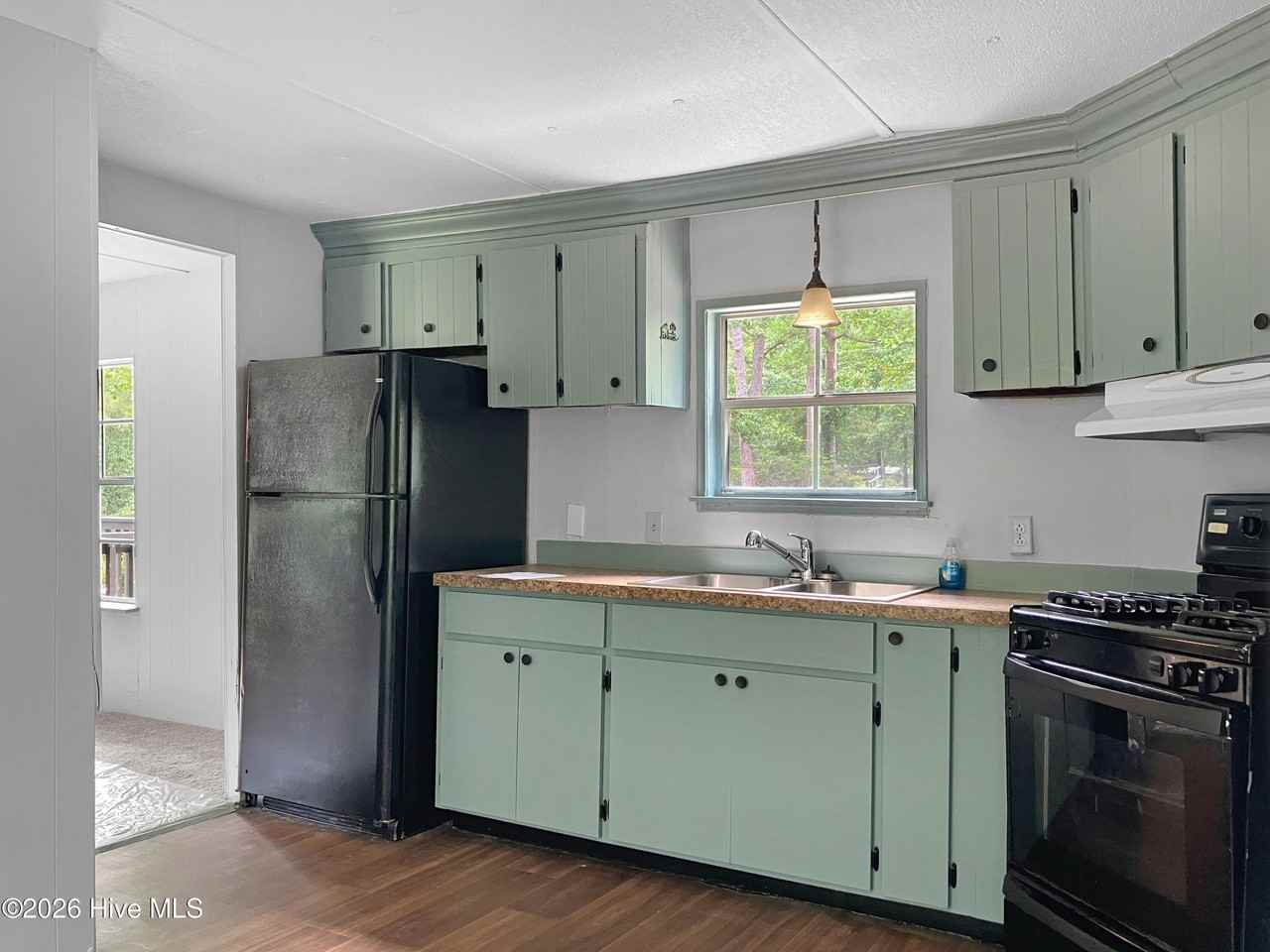 3018 Carswell Dr - Photo 2 of 10