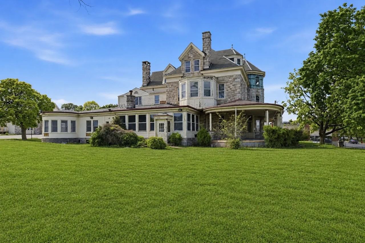 The Langhurst Mansion - Photo 2 of 17