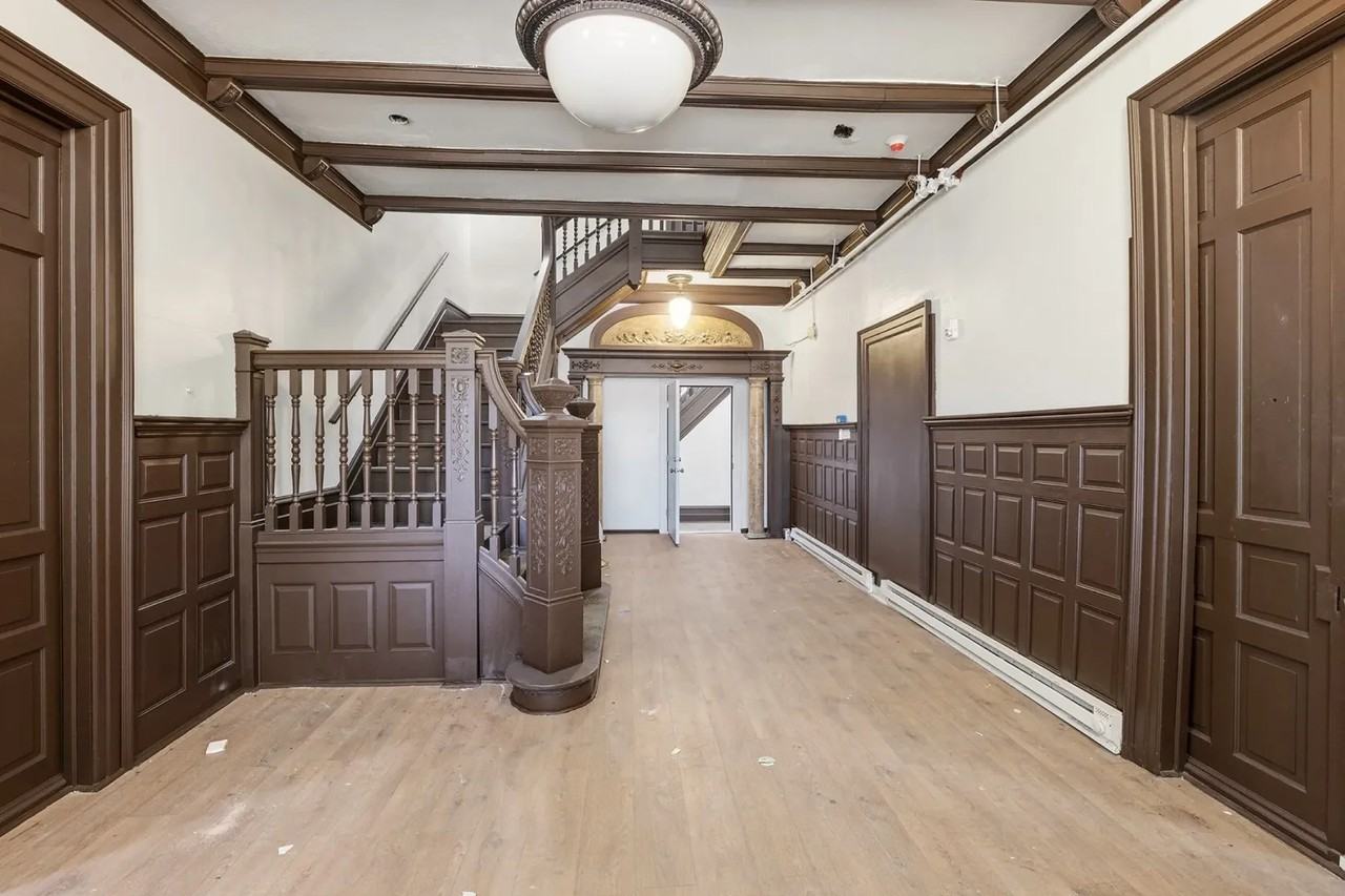 The Langhurst Mansion - Photo 5 of 17