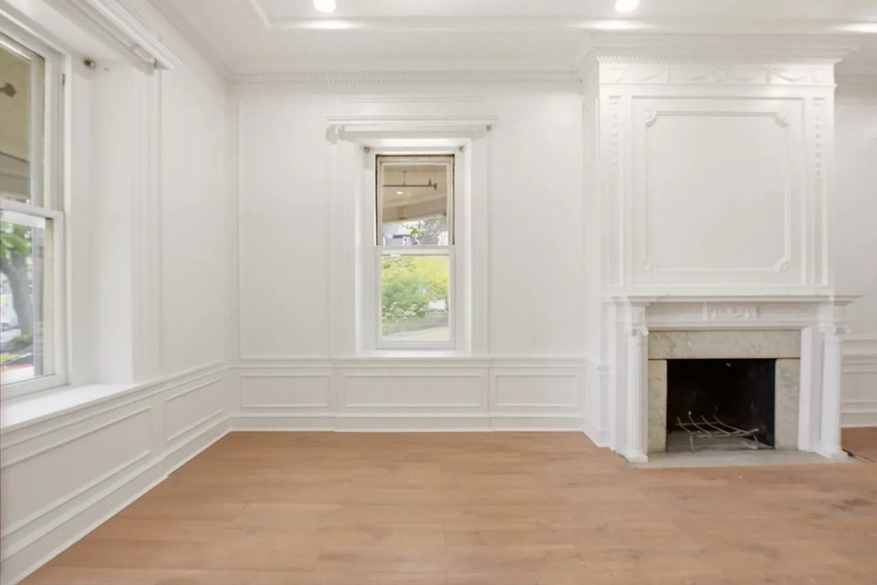 The Langhurst Mansion - Photo 5 of 27