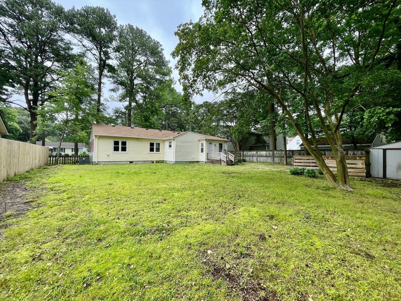 5621 Larry Ave - Photo 3 of 36