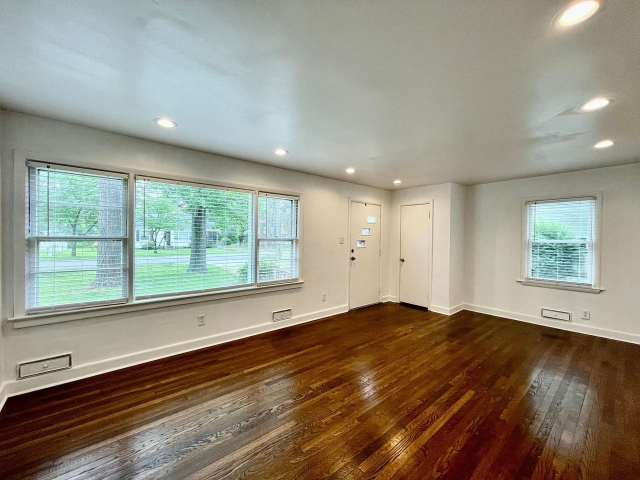 5621 Larry Ave - Photo 6 of 36