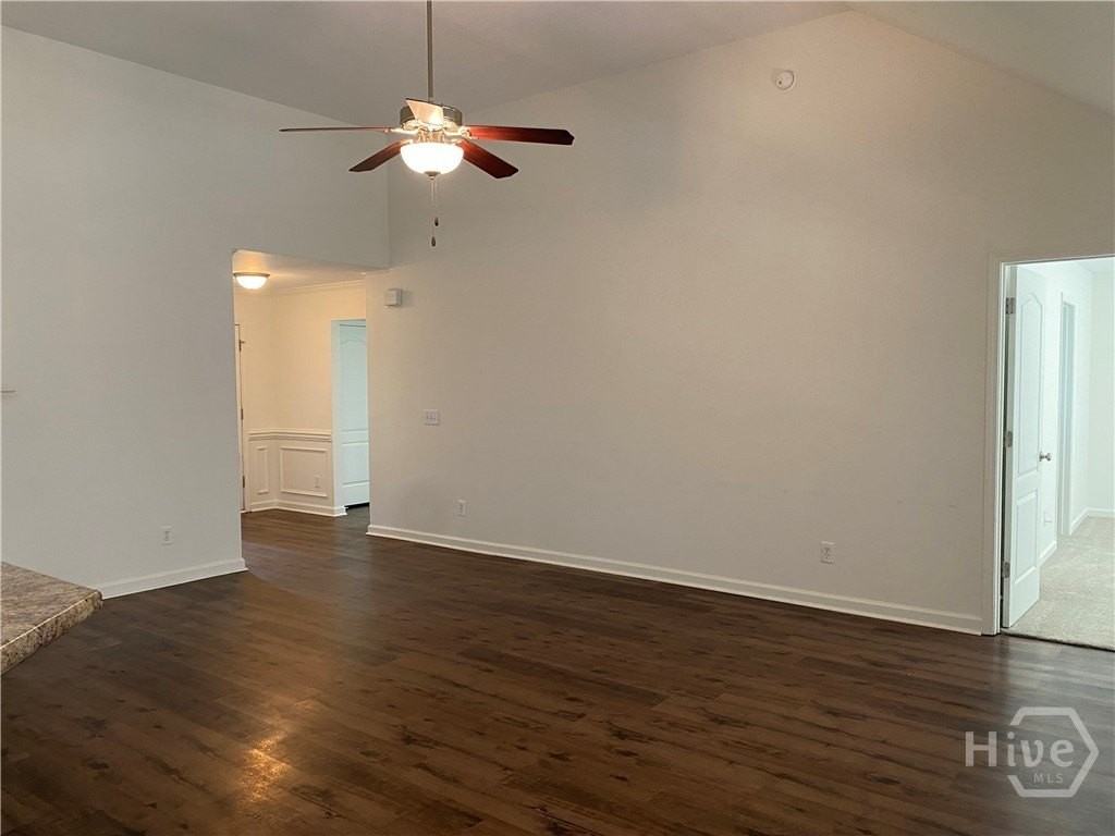 1540 Bradley Blvd - Photo 3 of 23