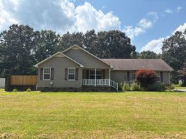 featured image of 671 Circle Dr