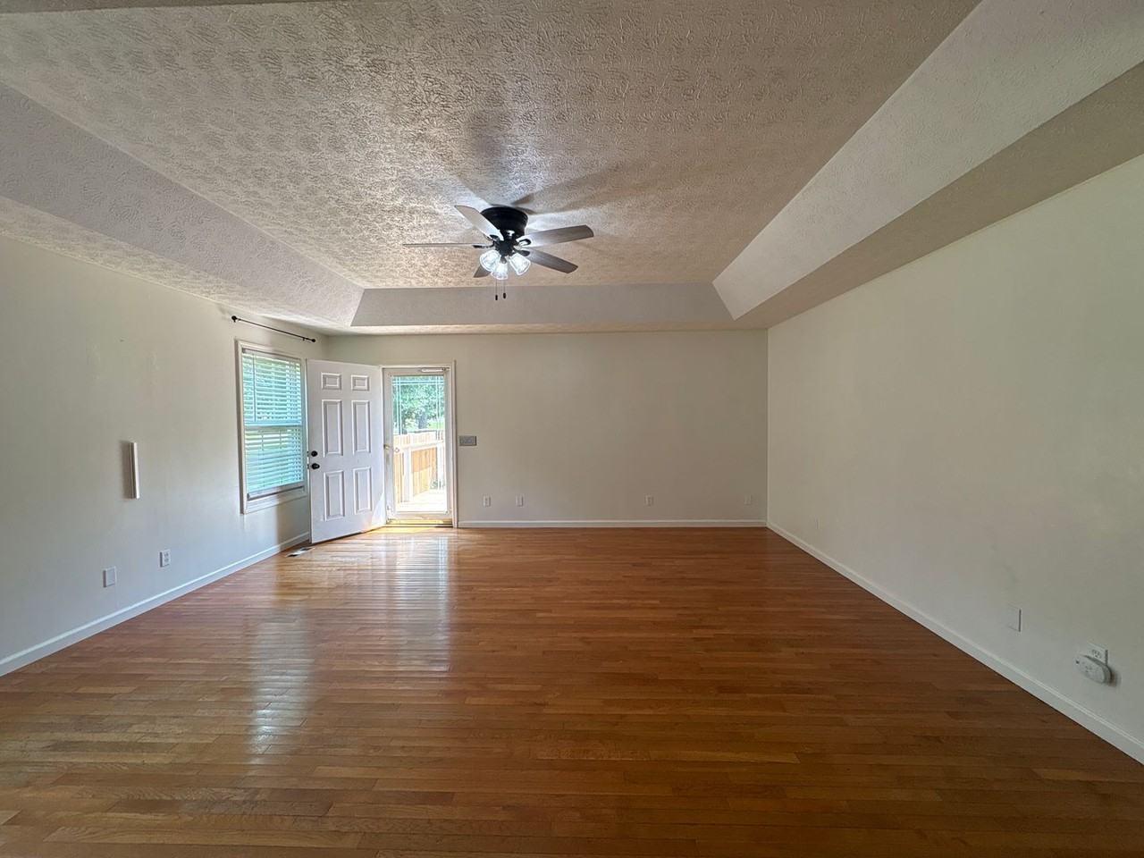 671 Circle Dr - Photo 5 of 31