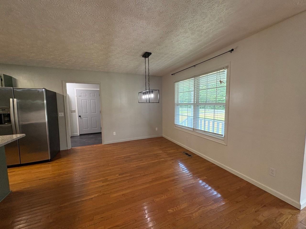 671 Circle Dr - Photo 6 of 31