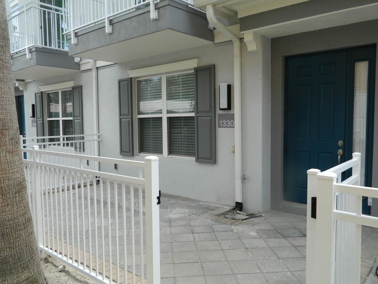 1330 Bolton Pl - Photo 2 of 29