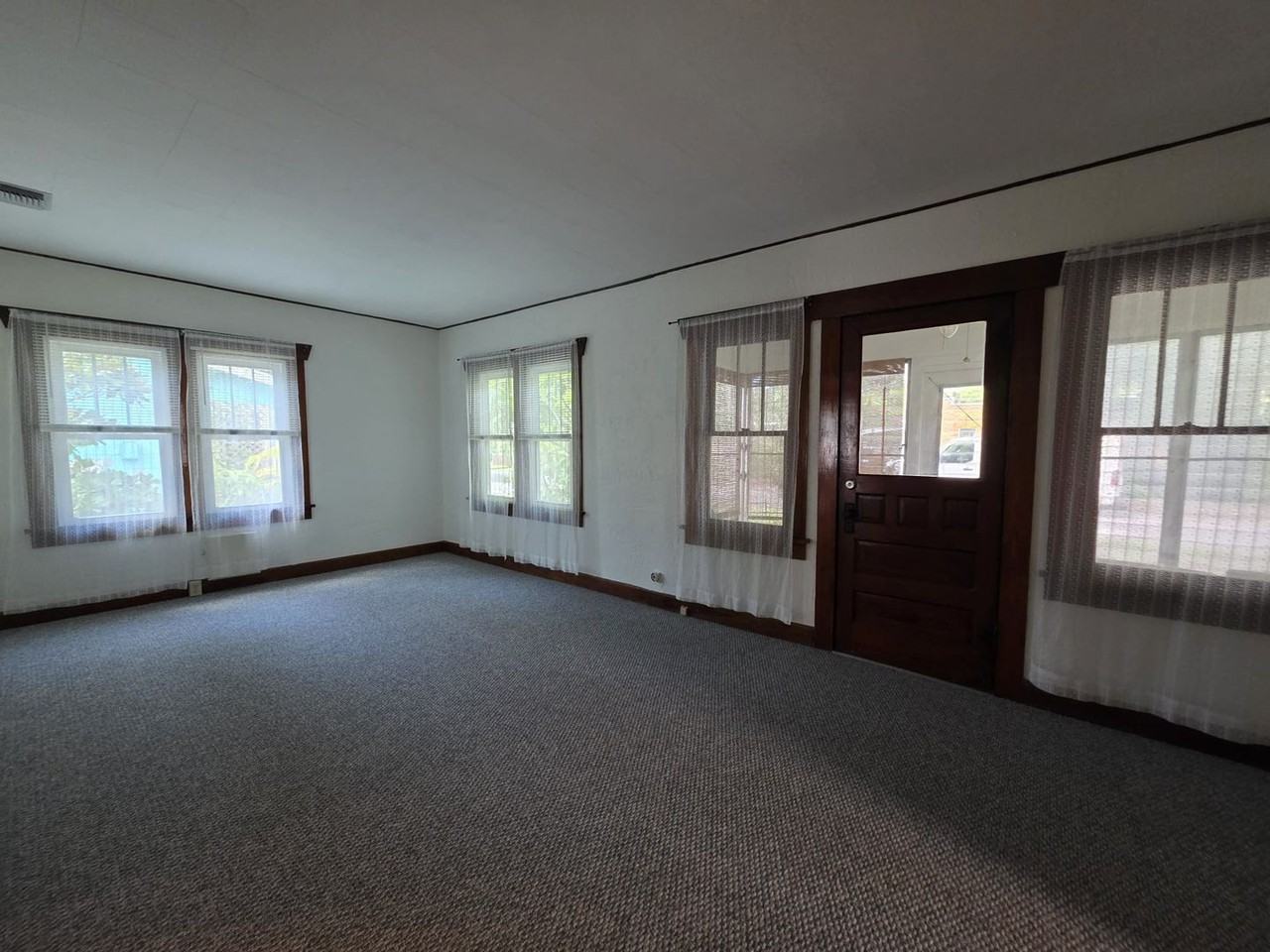 2502 York St S - Photo 3 of 35