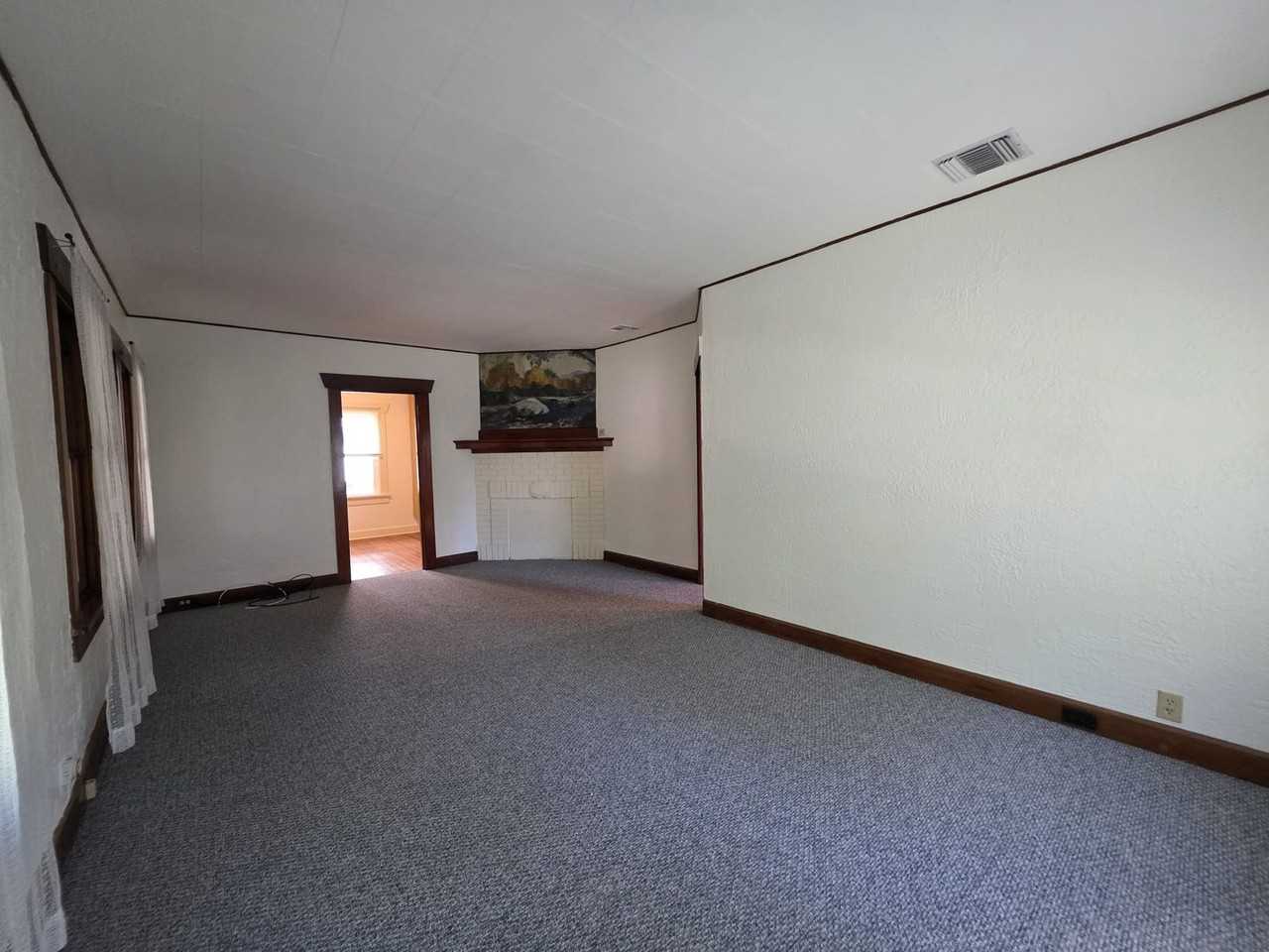 2502 York St S - Photo 4 of 35