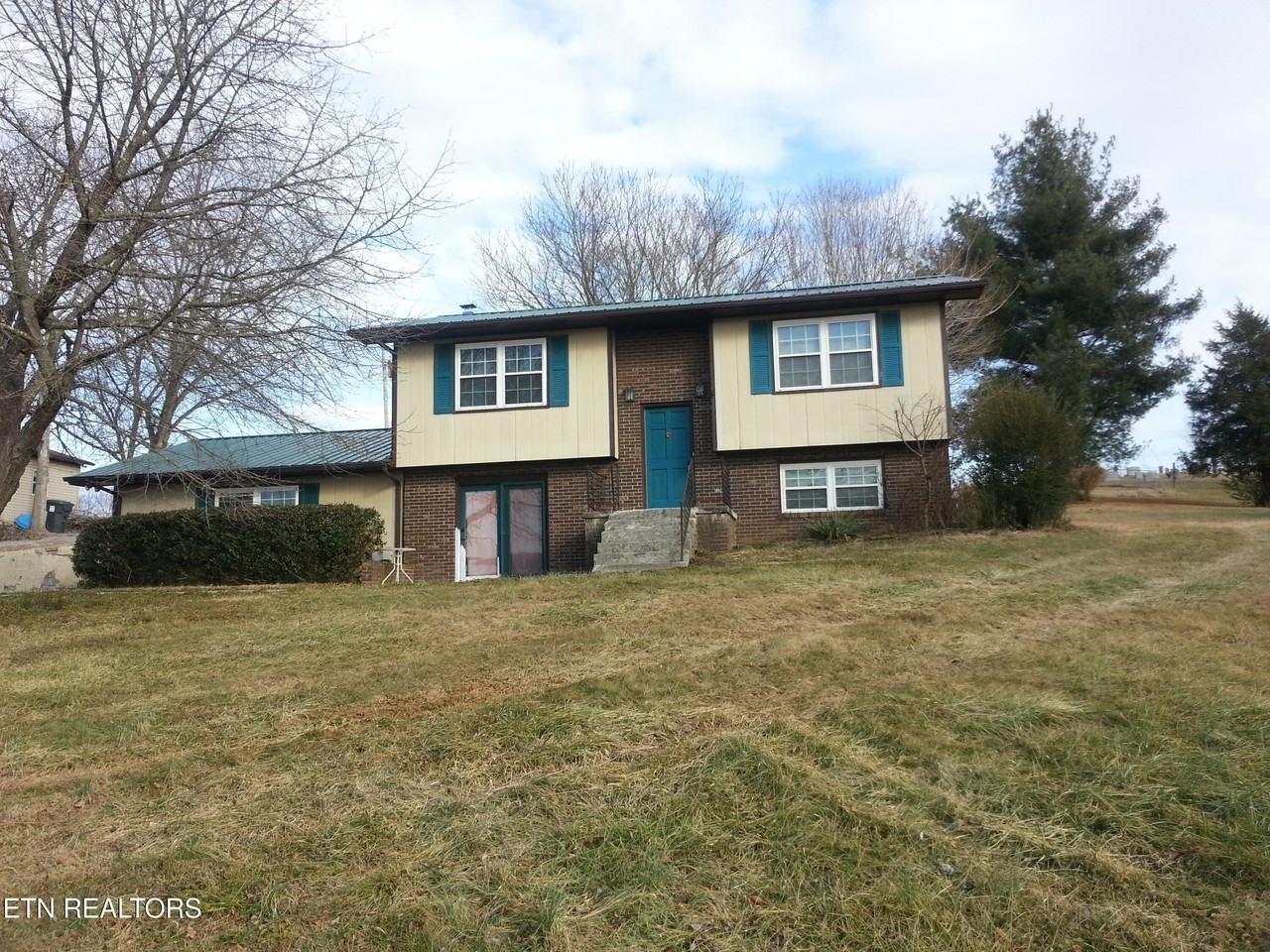 241 Dover Ave - Photo 2 of 8