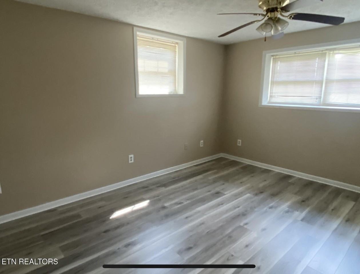 241 Dover Ave - Photo 5 of 8