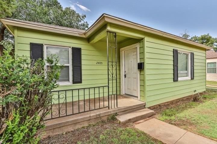 2405 30th St - Photo 3 of 49
