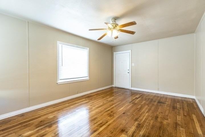 2405 30th St - Photo 6 of 49