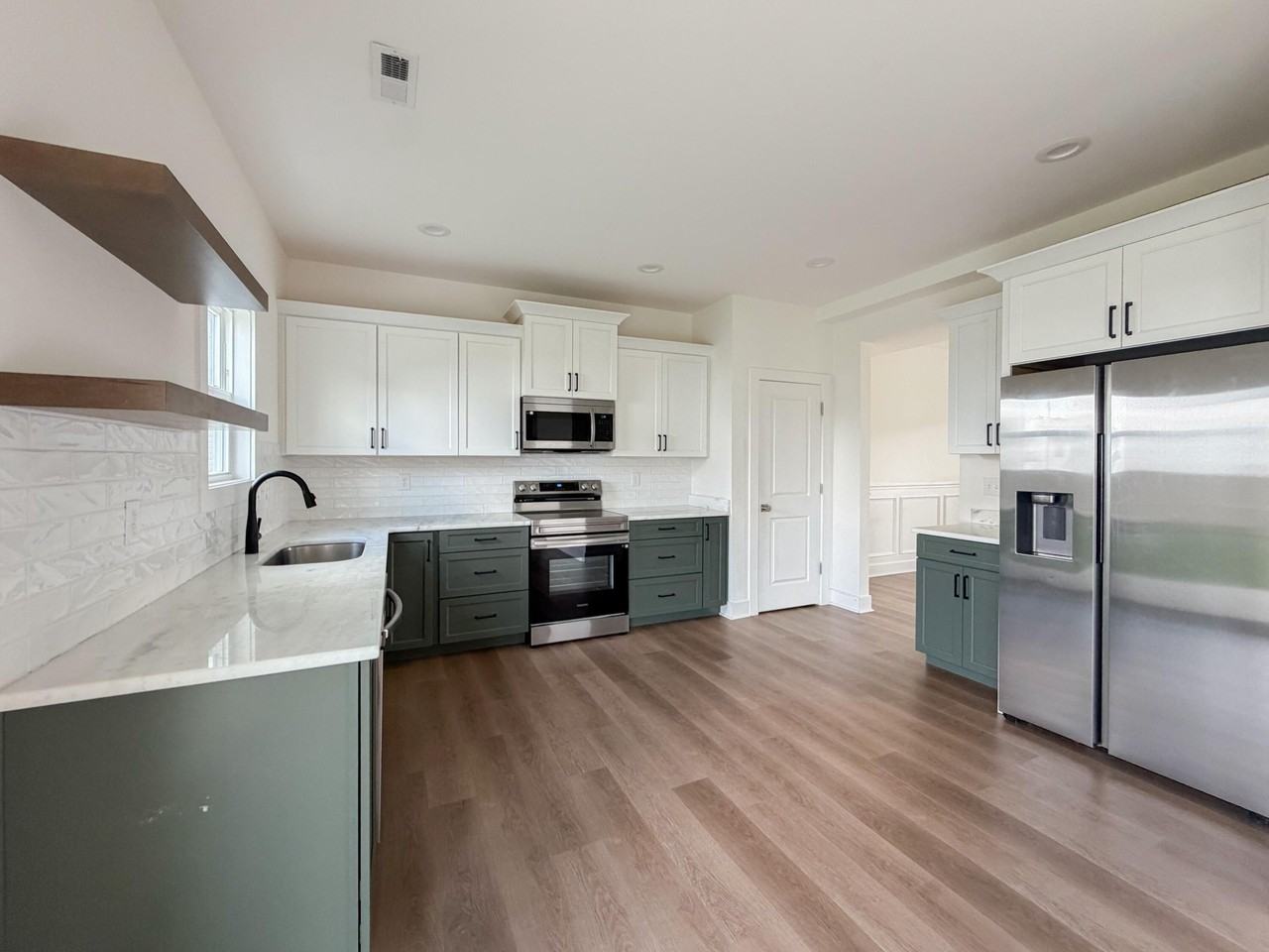 208 Skaggs Blvd - Photo 3 of 28